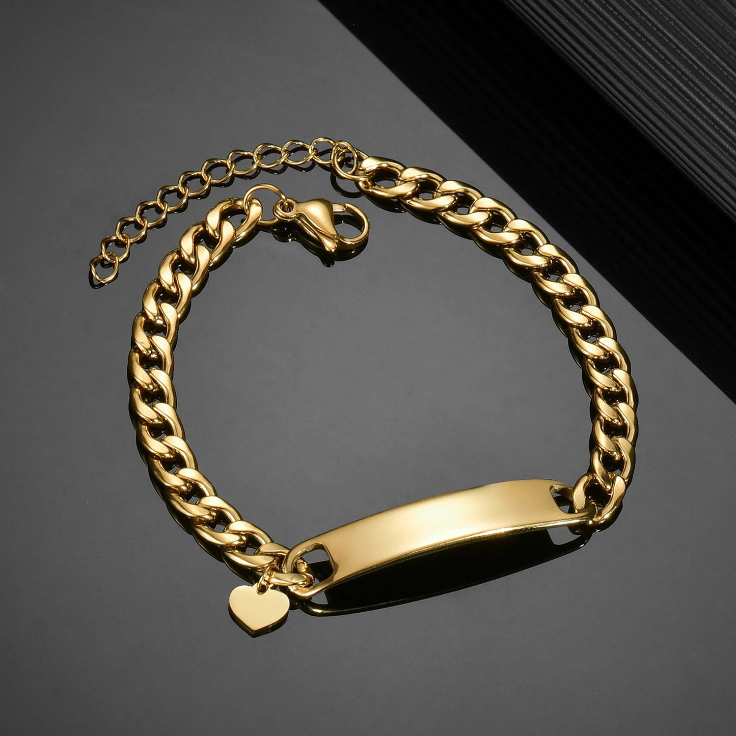 Bracelet Personnalisable pour femme avec une plaque
