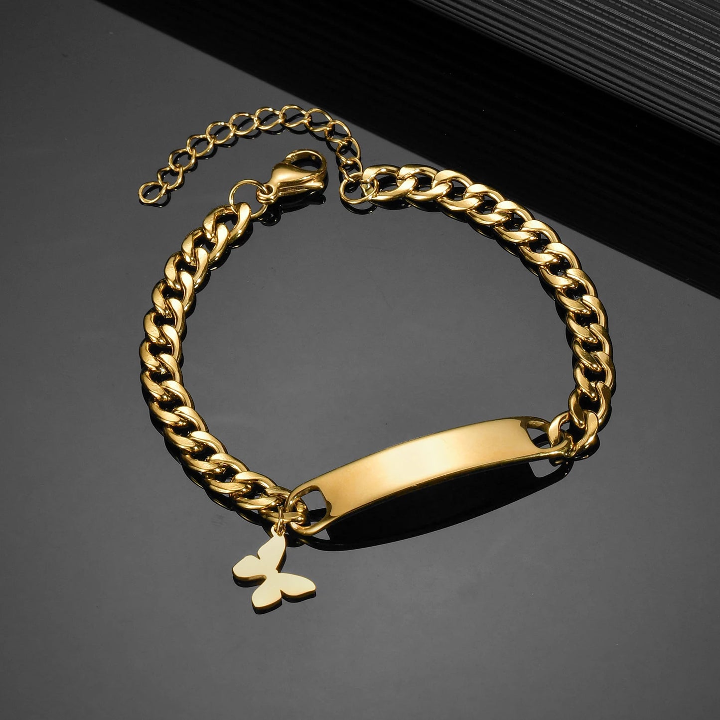 Bracelet Personnalisable pour femme avec une plaque