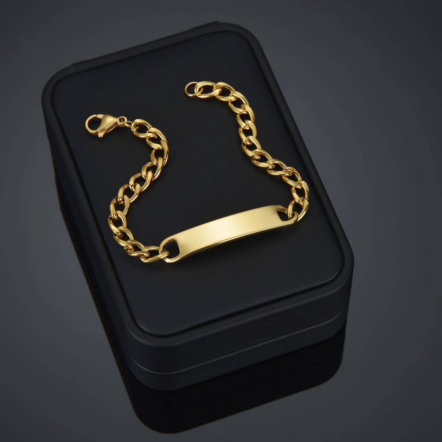 bracelet personnalisable pour femme avec plaque