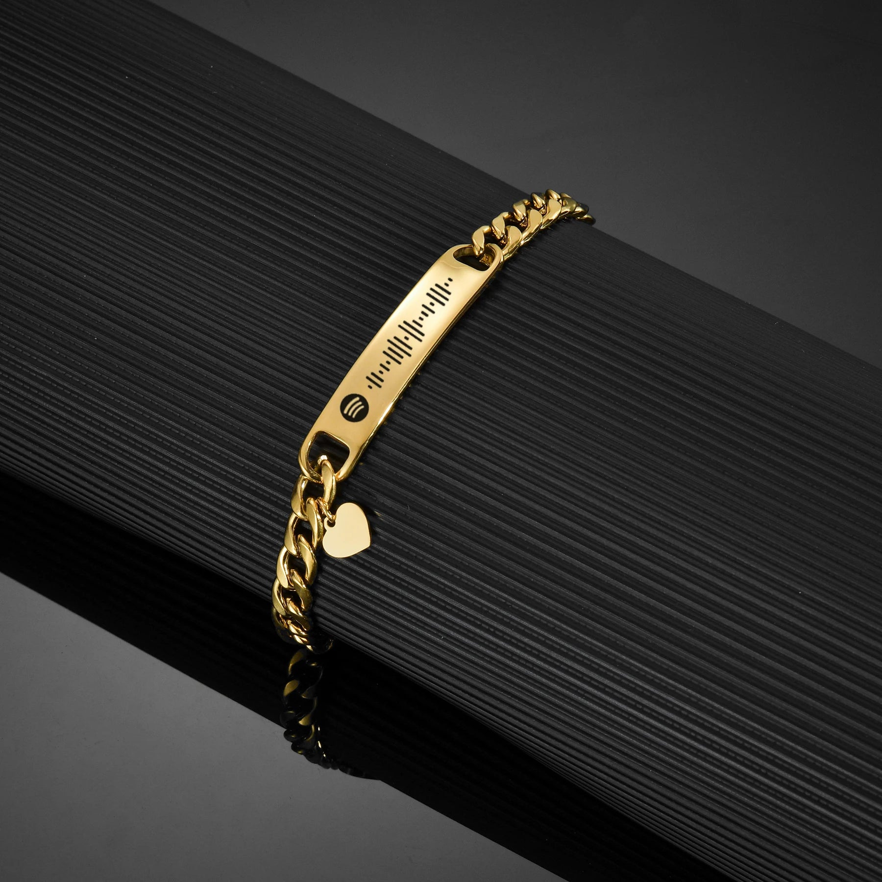 bracelet personnalisable pour femme avec plaque